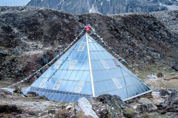 Everest Pyramid: A Beacon of High-Altitude Science