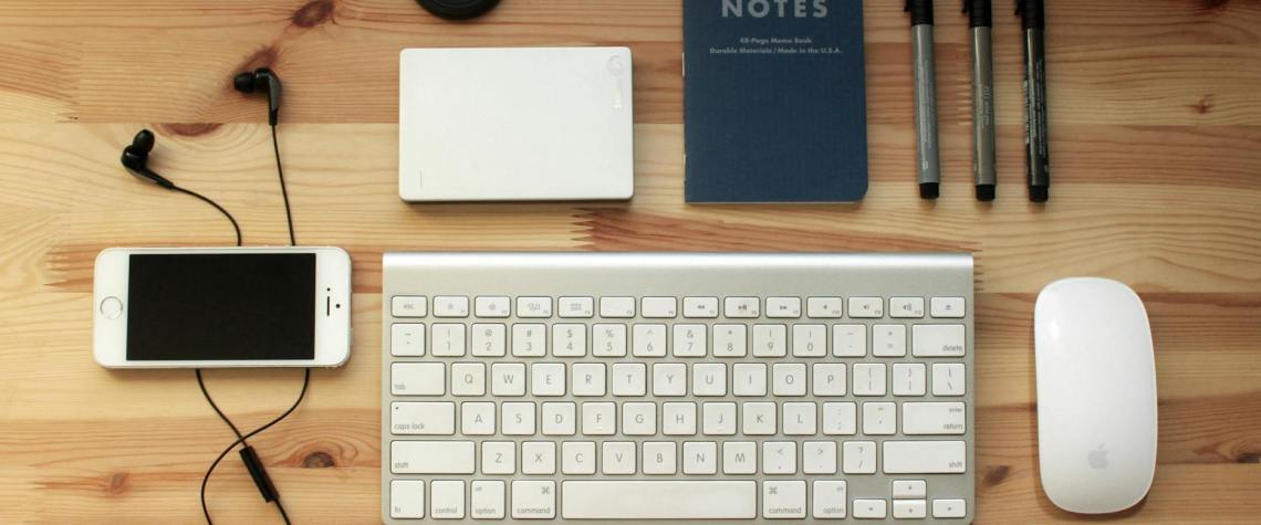 Best Tech Gadgets For Frequent Travelers 1 apple magic mouse and keyboard